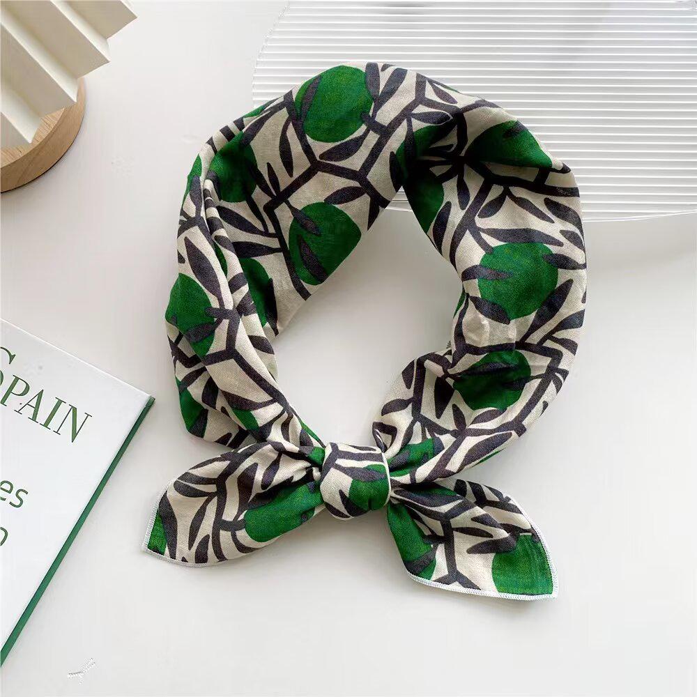 Retro Green Floral Small Silk Scarf - Korean Style Women's Versatile Autumn/Spring Accessory, Thin Square for Neck or Headband