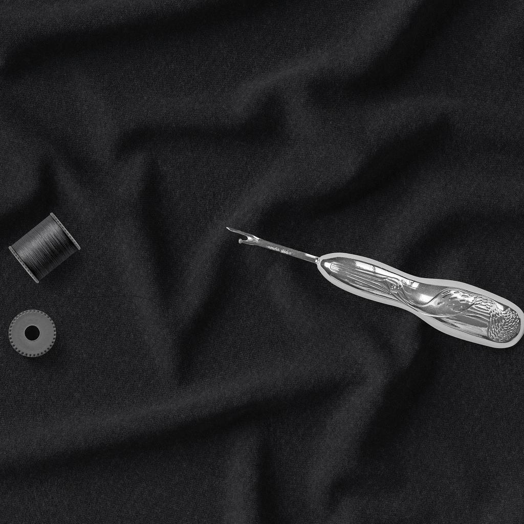 Премиальная черная фланелевая ткань, окрашенная в пряже - 100% хлопок, 425 г/м², ширина 148 см - идеально подходит для курток, рубашек и обивки