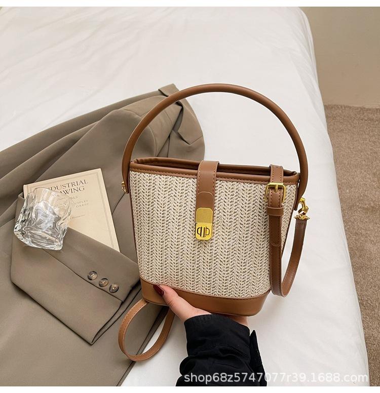 2005 New Large-capacity Straw Bag Niche Woven Portable Shoulder Bag Vacation Style Vacation Bucket Bag Lock Bag