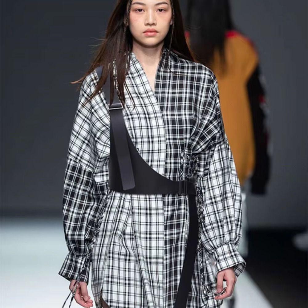 Женский пояс-портупея из искусственной кожи в стиле панк, модный пояс на одно плечо, сочетающийся с пальто.