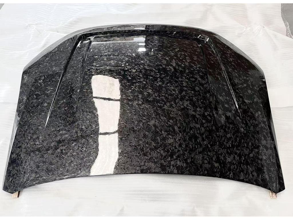 Xiaopeng P7 Forged Carbon Fiber Engine Hood Modification