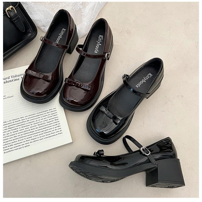 Женские туфли Мэри Джейн из лакированной кожи на массивной платформе с круглым носком и ремешком с пряжкой-бантиком, повседневные туфли