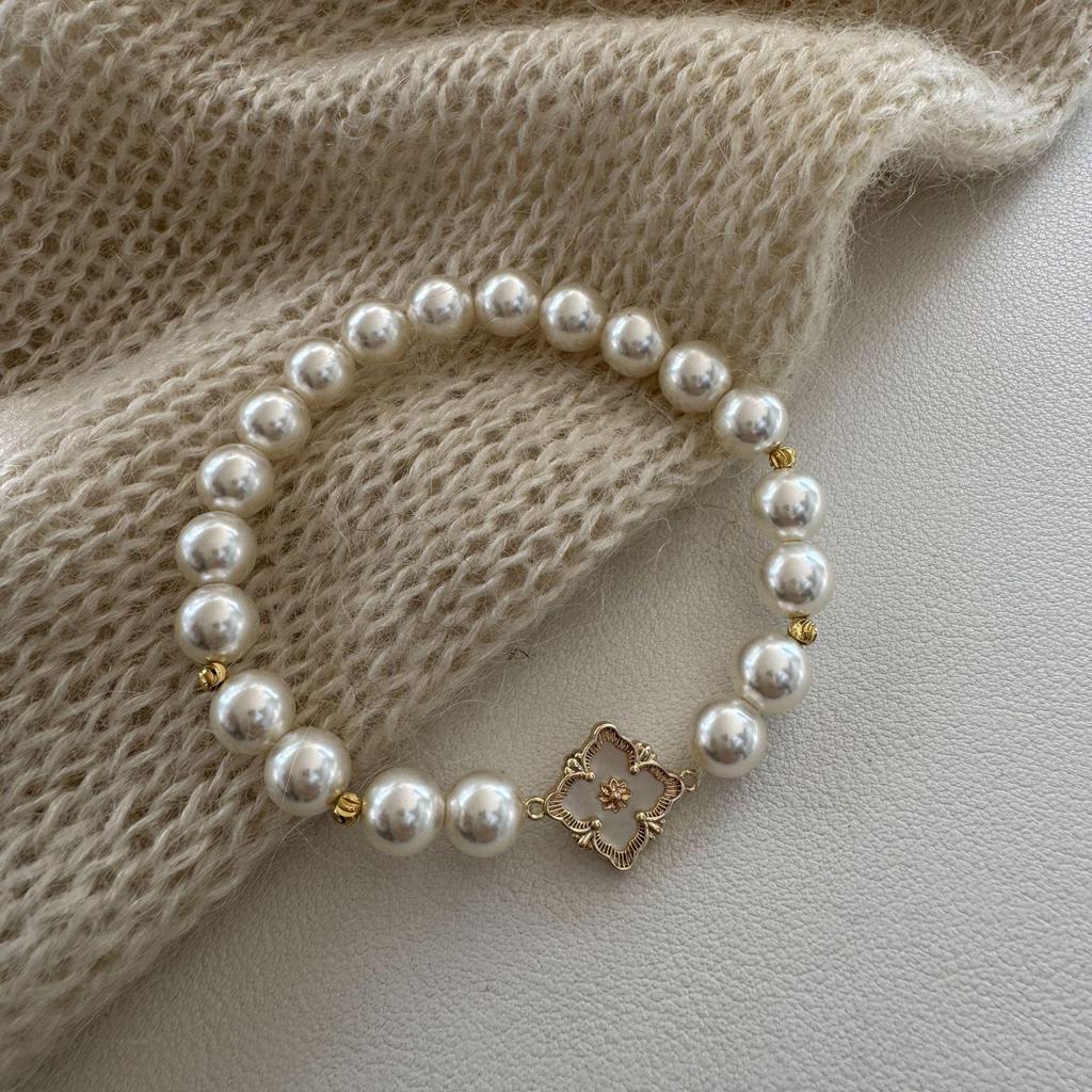 Браслет Yuanyou из перламутровых жемчужин в форме четырехлистного клевера на эластичной нити