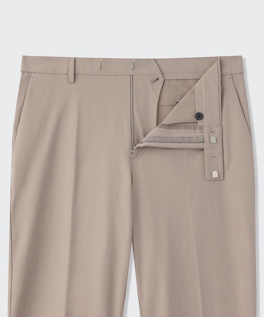 MUSINSA STANDARD Sportive Straight Slacks [Grayish Beige]