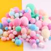Смешанные эластичные градиентные маленькие помпоны для DIY креативных рождественских поделок - Пушистые шарики разных размеров для детских проектов ручной работы.