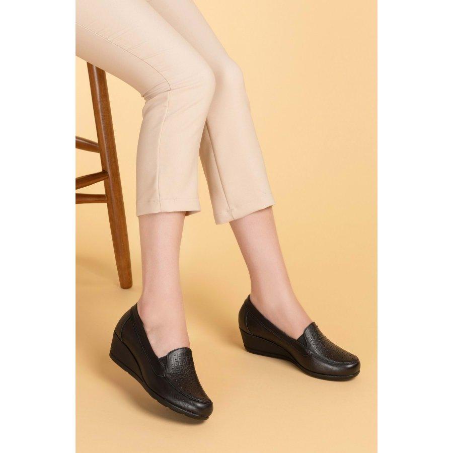 Женские повседневные туфли на танкетке из натуральной кожи на каблуке