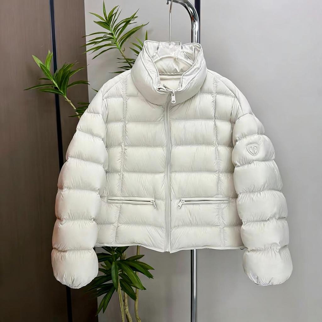 Autumn and winter new stand-up collar short puff light down jacket women's fashion temperament white duck down ribs wind jacket