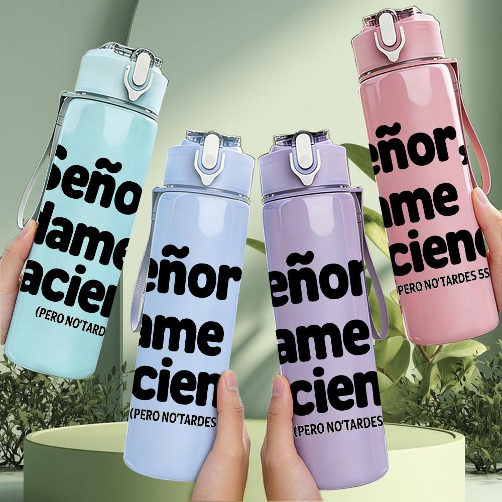 1PC Señor Dame Paciencia Text 750ml Color Plastic Sports Water Bottle Leakproof Flip Straw Lid Suitable for Sports Office Home Use