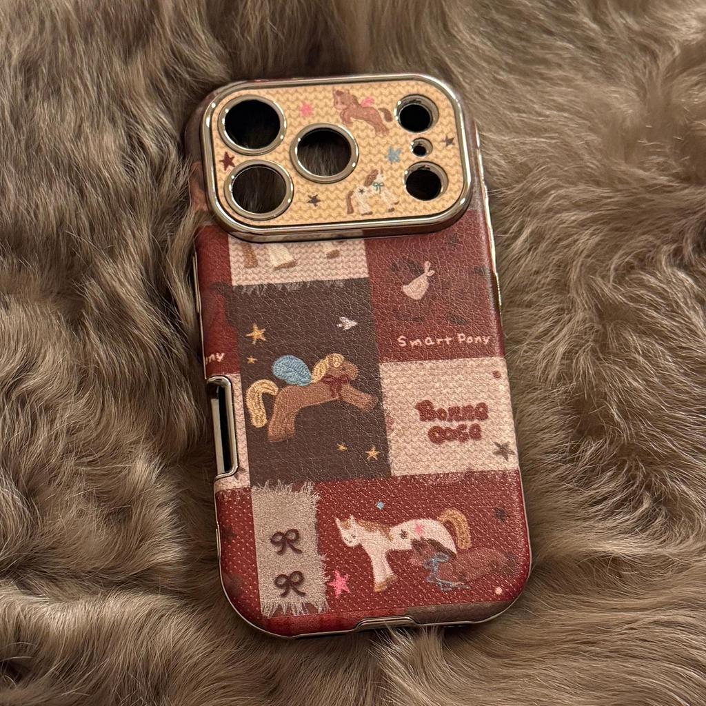 Ретро Чехол для iPhone с маленькой лошадкой: Совместимо с iPhone 17 Pro Max, 16, 15, 13 и 11; Кожа, Гальванизированное покрытие, Полное покрытие