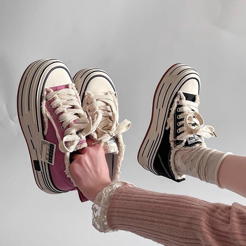 Парусиновые туфли нищий грубый край толстая подошва увеличение 2025 весна и осень новые классические спортивные удобные повседневные туфли для доски женская обувь