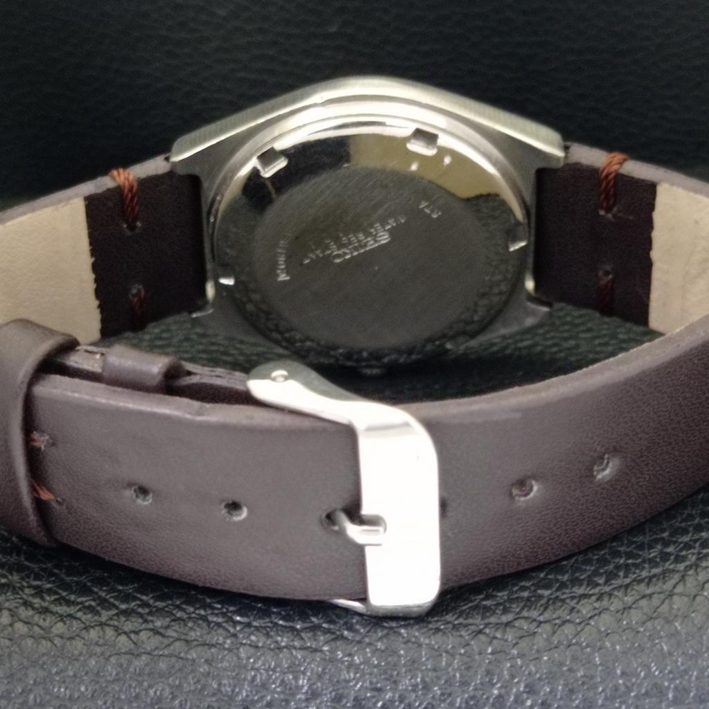 ЯПОНИЯ ВИНТАЖ SEIKO 5 АВТОМАТИЧЕСКИЕ МУЖСКИЕ ЧАСЫ КРАСНЫЙ ЦИФЕРБЛАТ a701292-5 R206a-a701292