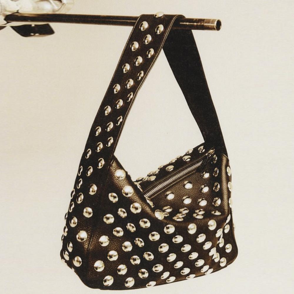 Ladies' Fashionable Niche Design Toast Bag Armpit Bag New Rivet Large Capacity Commuting Shoulder Armpit Bag