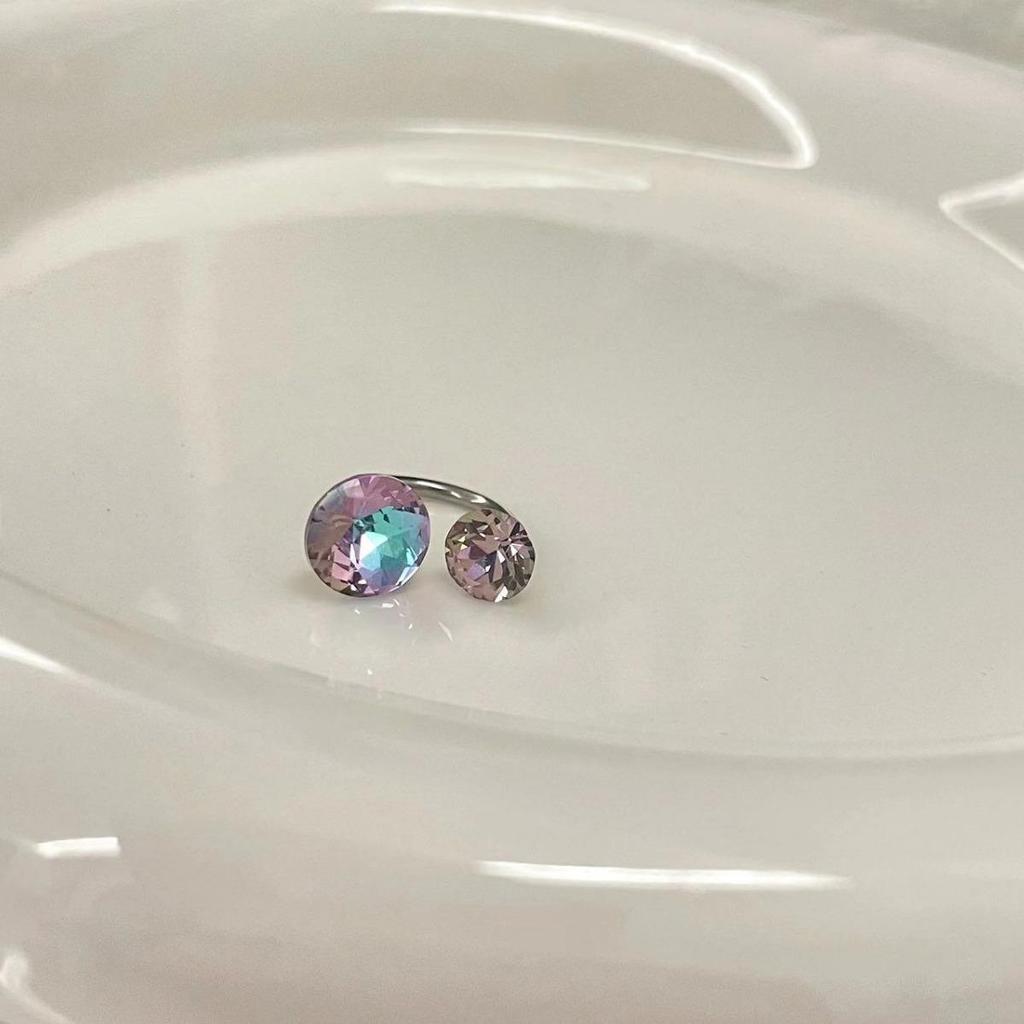 Серьги-кольца из цветного титана в форме подковы с двойными бриллиантовыми гвоздиками — сладкие и блестящие ювелирные изделия Cochlear