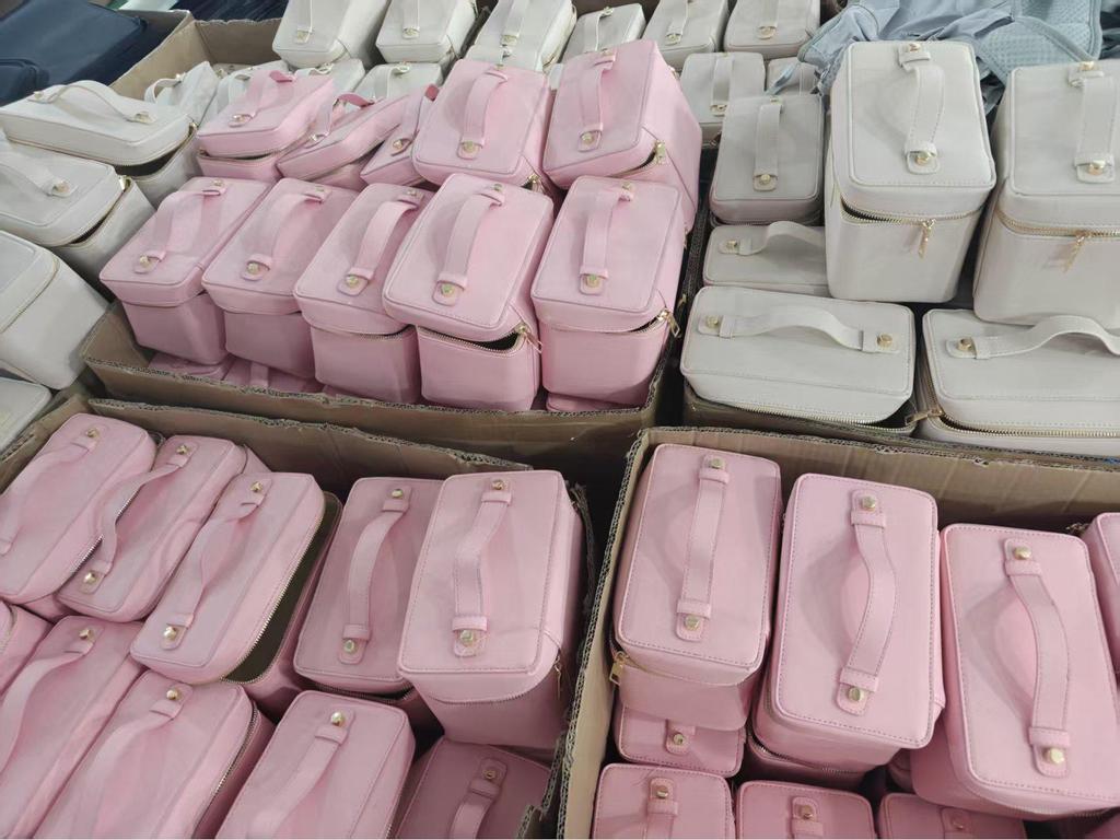 Portable Cross-Grain Leather Cosmetic Bag with Gold Hardware - Makeup and Skincare Travel Organizer