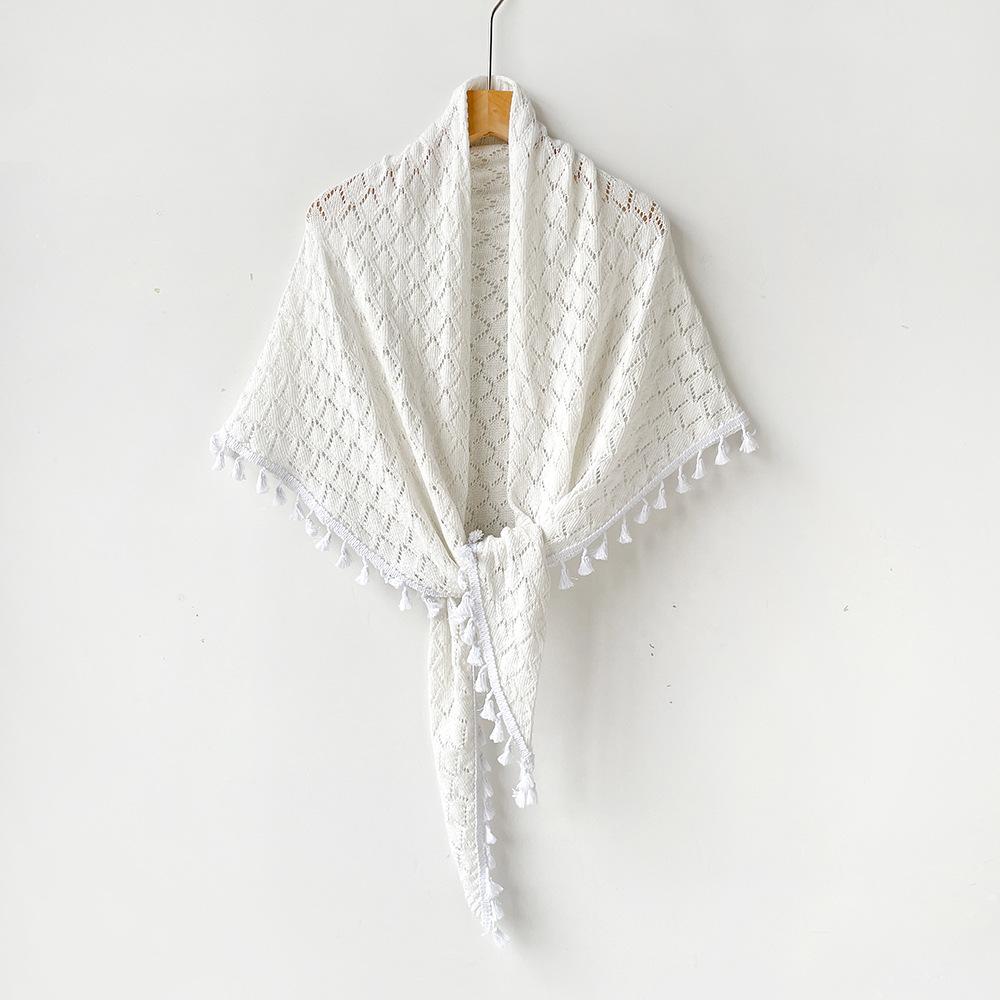 Wholesale solid color bohemian triangular scarf, hollow knit outer layer, shawl, thin scarf, annotated shoulder small shawl