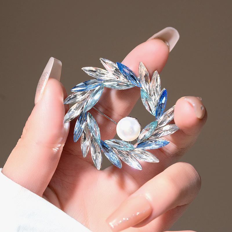 Sunward Growth Sunflower Brooch: Elegant Women's Corsage Pin for College Entrance Suits