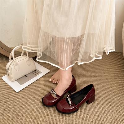 Французские ретро легкие туфли на толстом каблуке женские новинка 2025 года весна и осень юбка увеличение роста универсальные туфли Мэри Джейн маленькие кожаные туфли