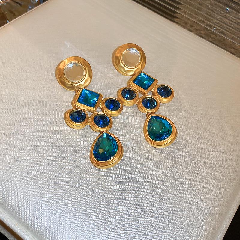 Серебряные игольчатые синие металлические серьги неправильной формы - морщинистые, легкие, роскошные, высококачественные, подчеркивающие темперамент и индивидуальность аксессуары