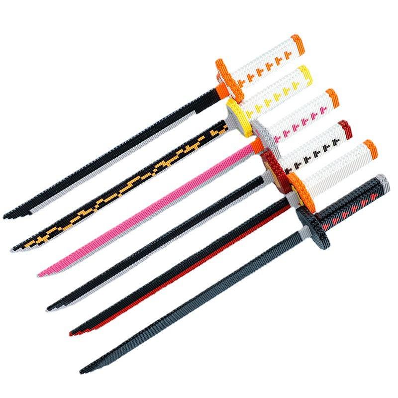 Меч из строительных блоков