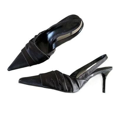 2024 Высококачественные атласные плиссированные туфли-лодочки с острым носком, женские туфли с открытой пяткой на тонком каблуке, сексуальные женские сандалии для банкета и вечеринки