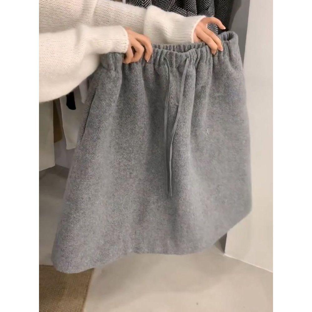 2025 Осень/Зима Шерстяная Юбка с Завышенной Талией на Кулиске: Универсальный эластичный, мягкий, стройнящий, повседневный короткий стиль.