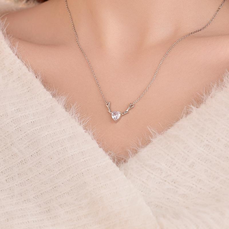 Banyan Tree S925 Silver Deer Antler Necklace: Luxury Clavicle Chain, Perfect Gift for Her