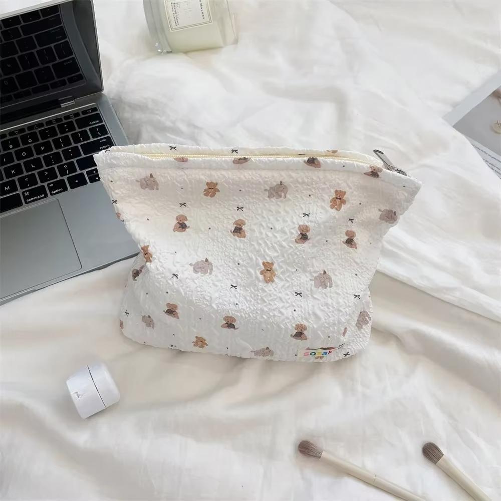 Large Capacity Portable Travel Cosmetic Organizer Wash Bag Embossed Cartoon Cosmetic Bag Women Makeup Bags Skincare Storage Bag