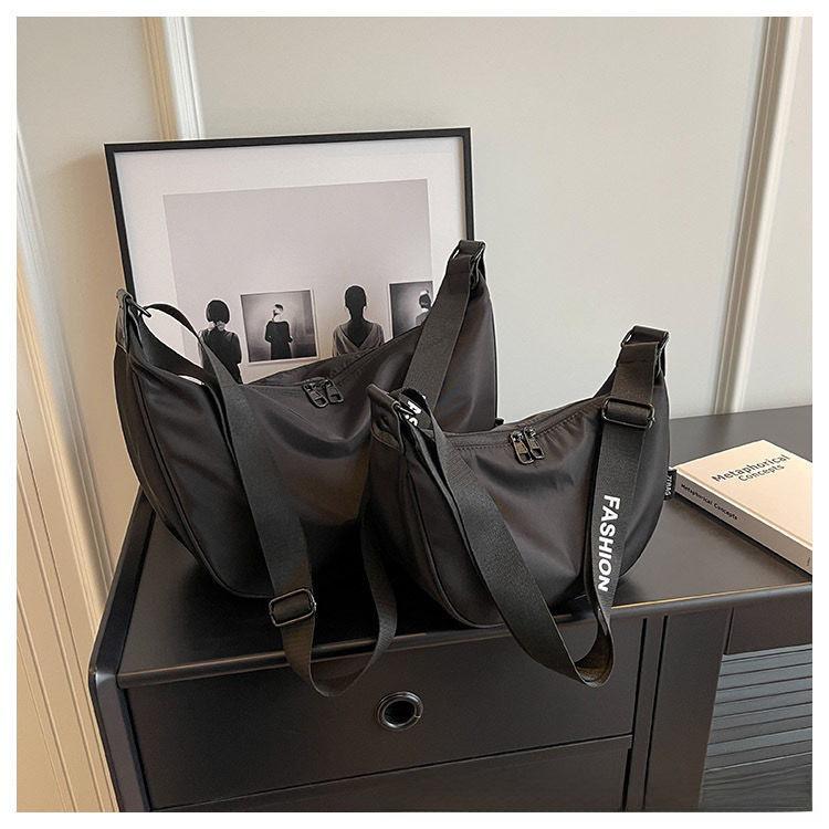 2025 Водонепроницаемая сумка для пельменей Oxford Crescent: Стильная сумка через плечо и почтальонка весна/лето