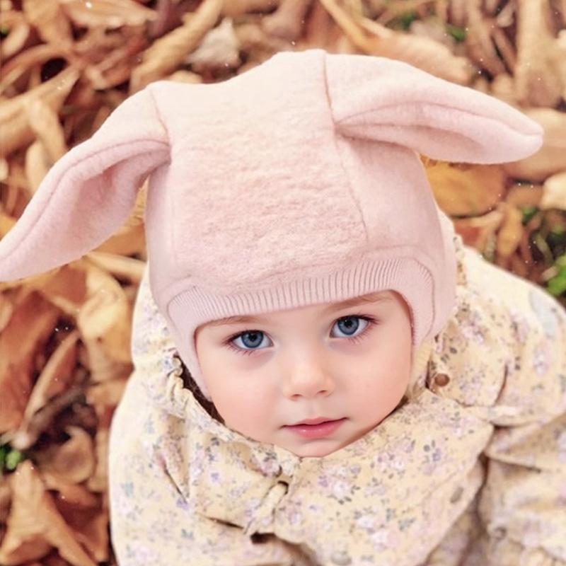 Модная детская шапка с защитой ушей на осень/зиму 2025 года