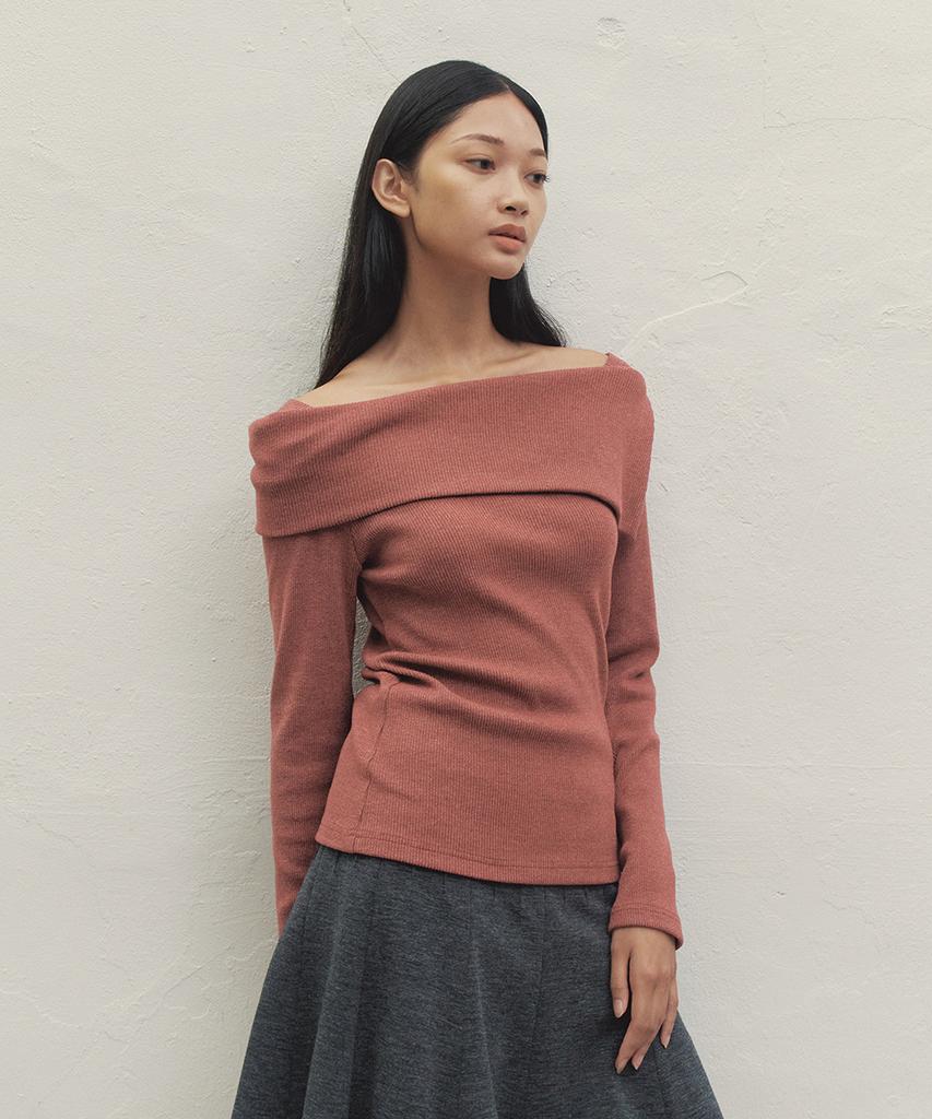 MAKE A TOAST Knit Asymmetrical Off-Shoulder Top Red Mbdfto005Rd