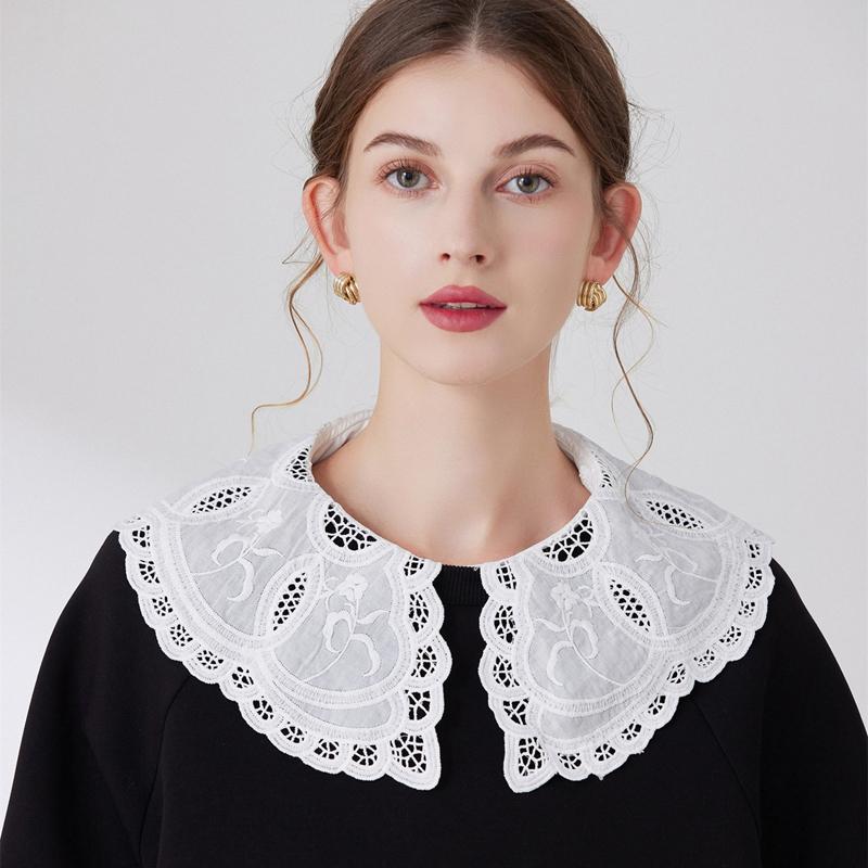 Elegant Detachable Hollow Out Floral Fake Collar White Shirt Blouse Lapel False Collar For Women Girls Decoration Accessory