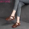 Модные сандалии GKTINOO Женские с закрытым носком Носить 2025 Лето Новые Пряжка Женские Римские туфли Повседневные Толстый каблук Женские сандалии