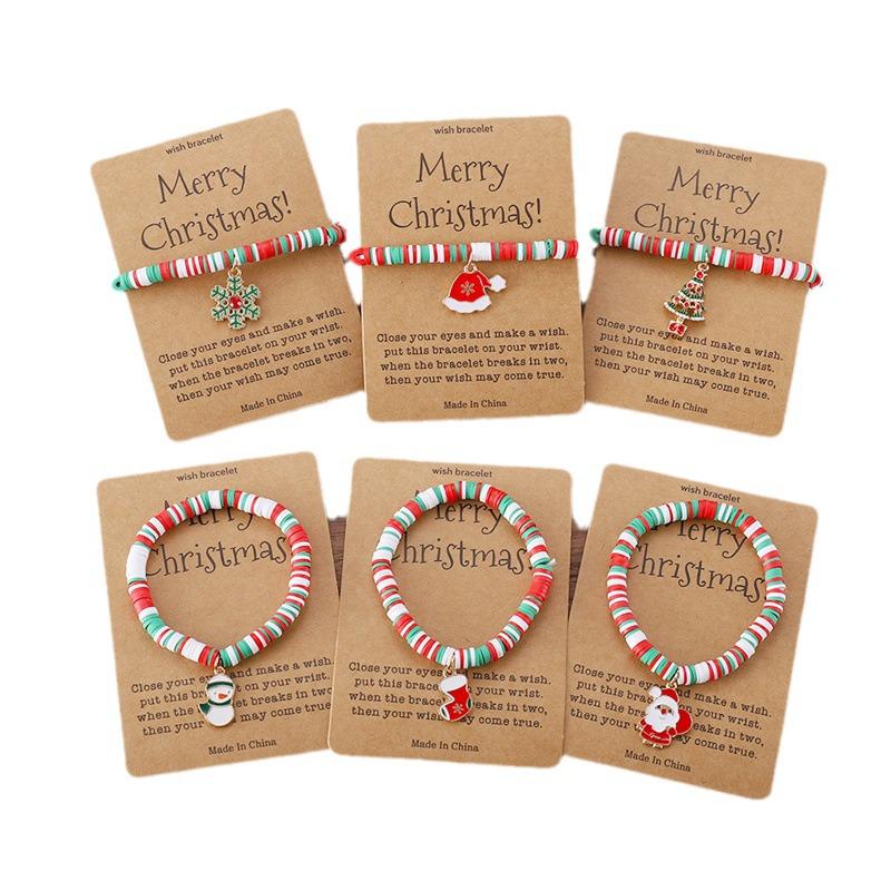 Рождественский браслет из бусин с глиняным кулоном Санта-Клауса