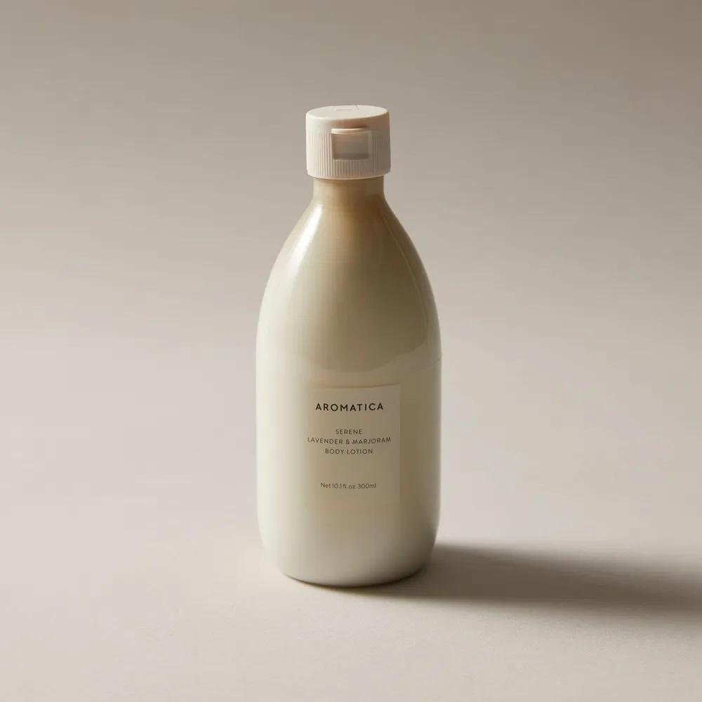 AROMATICA Набор Seren для тела из 2 предметов (Средство для умывания 300 мл + Лосьон 300 мл) Аромат лаванды и майорана