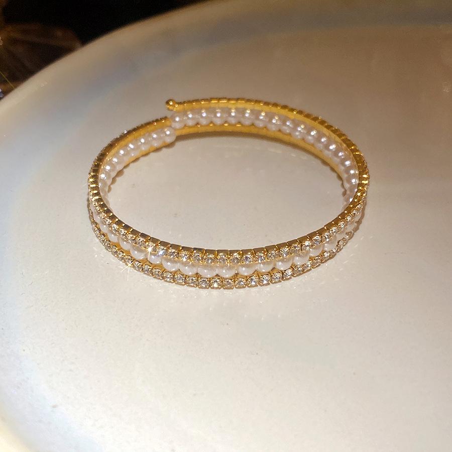 Многослойный открытый браслет-манжета со стразами и жемчугом: Элегантный осенне-зимний модный браслет для женщин