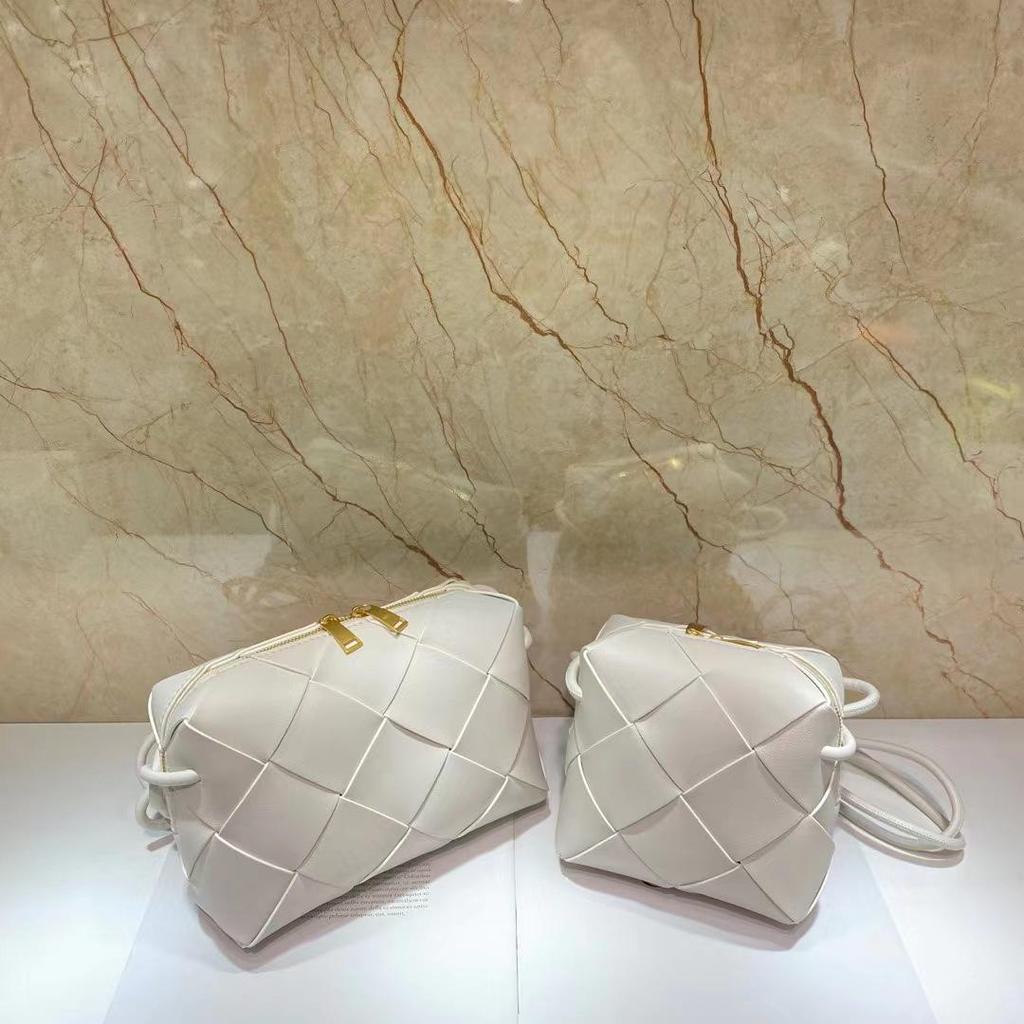 2024 Весна/Лето Женская мода из коровьей кожи, плетеная вручную, с узлом, сумка через плечо и через плечо