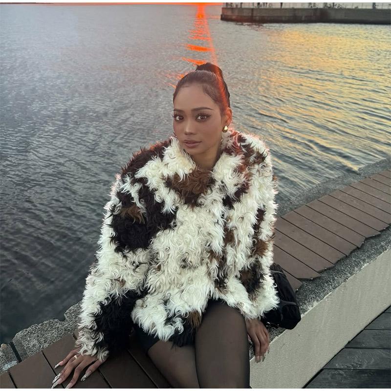 Искусственная куртка из плюшевого меха ягненка женская смешанного цвета, модная повседневная женская меховая короткая куртка, новые топы на осень и зиму