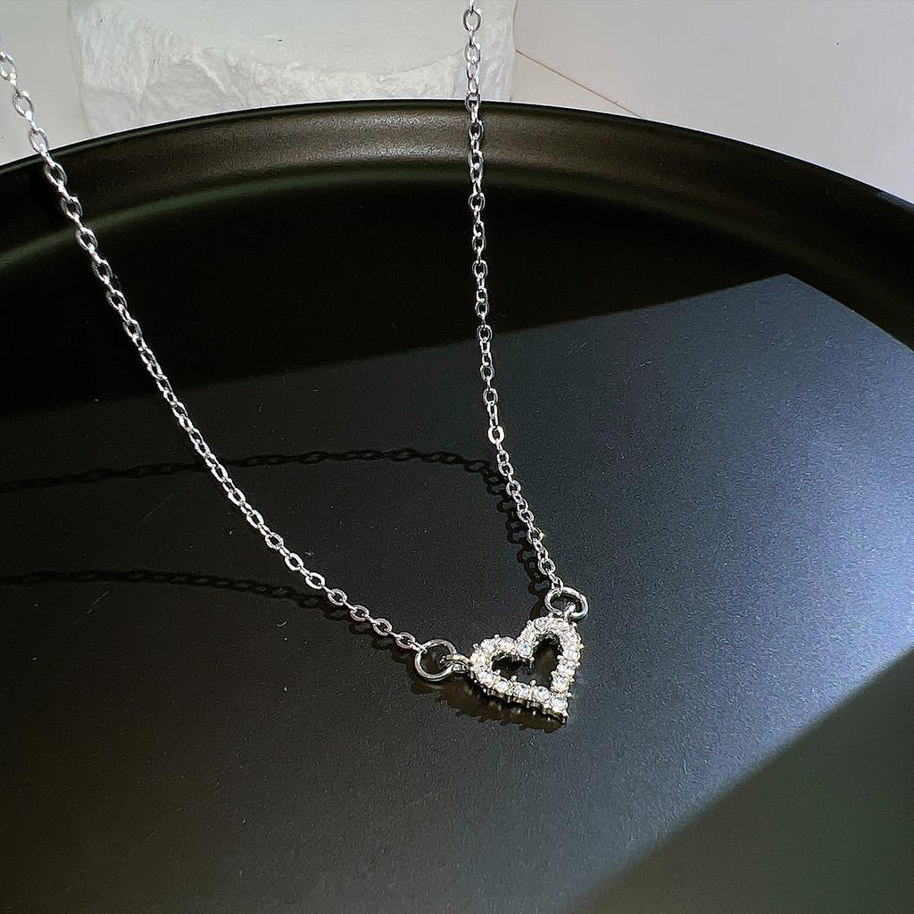17KM Y2K Butterfly Necklace for Women Girls Silver Color Crystal Pendant Clavicle Chain Necklaces Fashion New Trendy 2023 Party