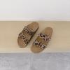 Оригинальные кожаные женские шлепанцы Birkenstock с двумя ремешками и металлической отделкой - Пляжные шлепанцы с мягкой подошвой