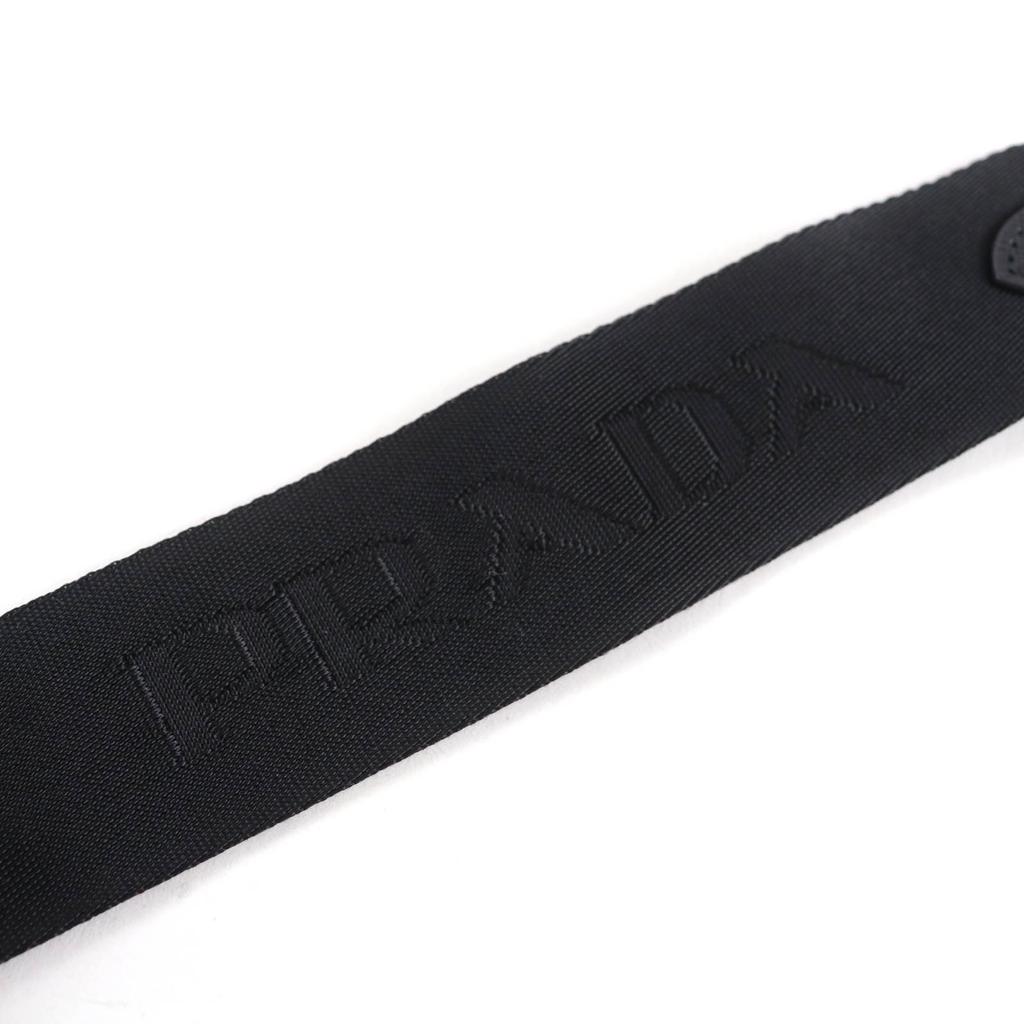 Безупречная сумка PRADA через плечо Re-Edition Логотип-треугольник 2-сторонняя с кошельком 1BH204 Б/у