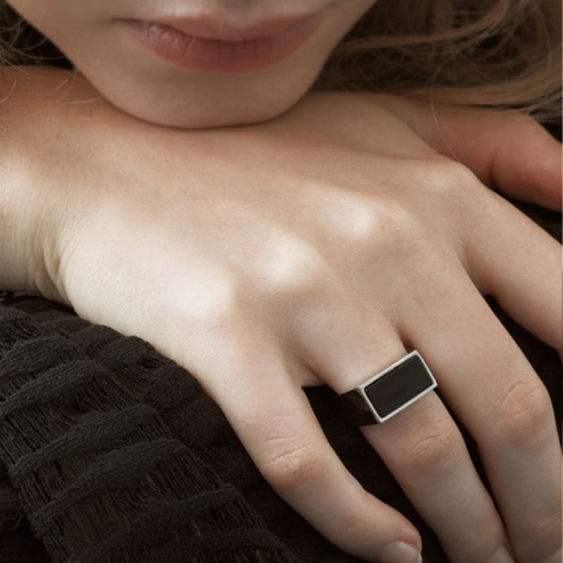 Кольцо MOI studio Серебряный Оникс