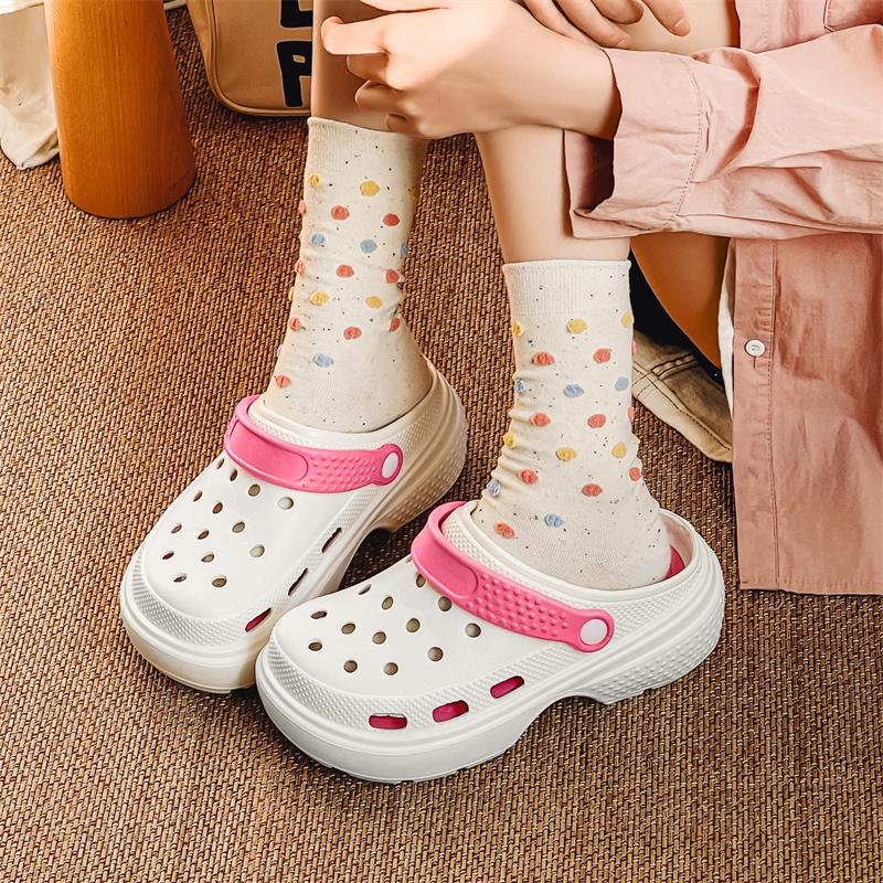 Летние пляжные сандалии на толстой подошве 2024 года, новые мягкие удобные повседневные тапочки, нескользящие домашние сандалии для женщин