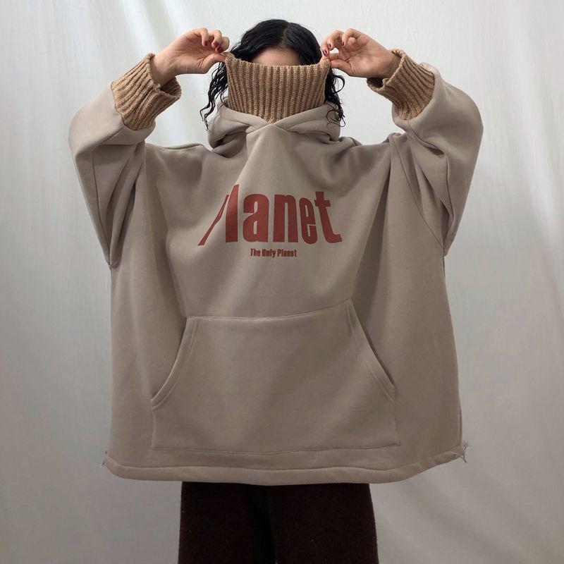 Свитер больших размеров, женский осенне-зимний свободный ложный двухсекционный утолщенный свитшот с капюшоном и высоким воротником, удобный пуловер с баской, топы