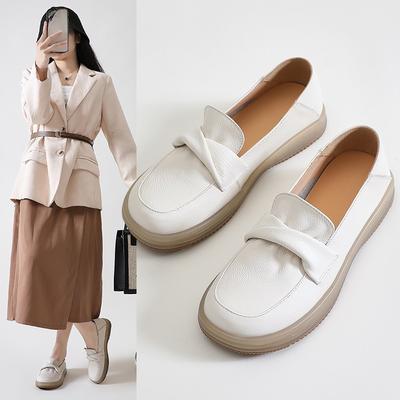 Носите рабочую повседневную обувь с мягкой подошвой, мягким верхом, противоскользящей плоской подошвой