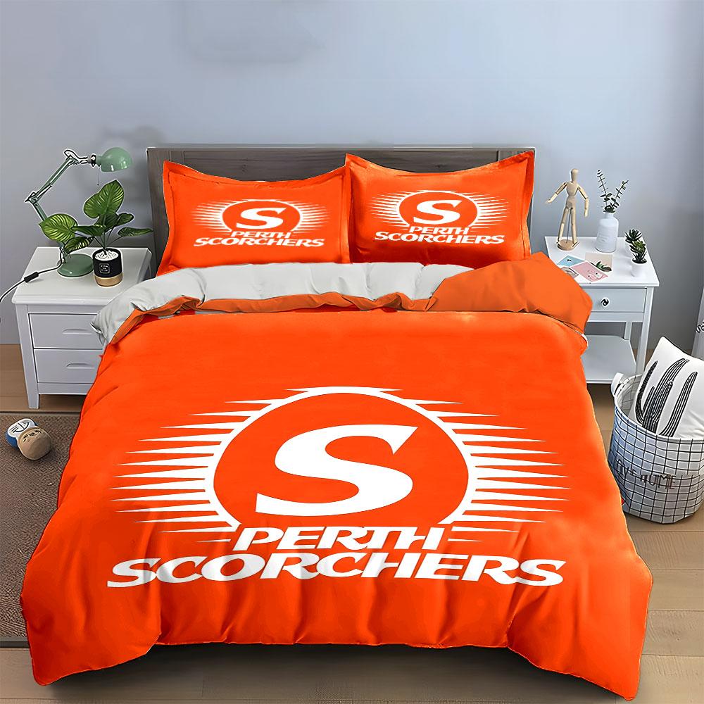 "Логотип Perth Scorchers на оранжевом фоне" Комплект постельного белья с принтом Пододеяльник Наволочки (1* Пододеяльник 2* Наволочки Подушка в комплект не входит)