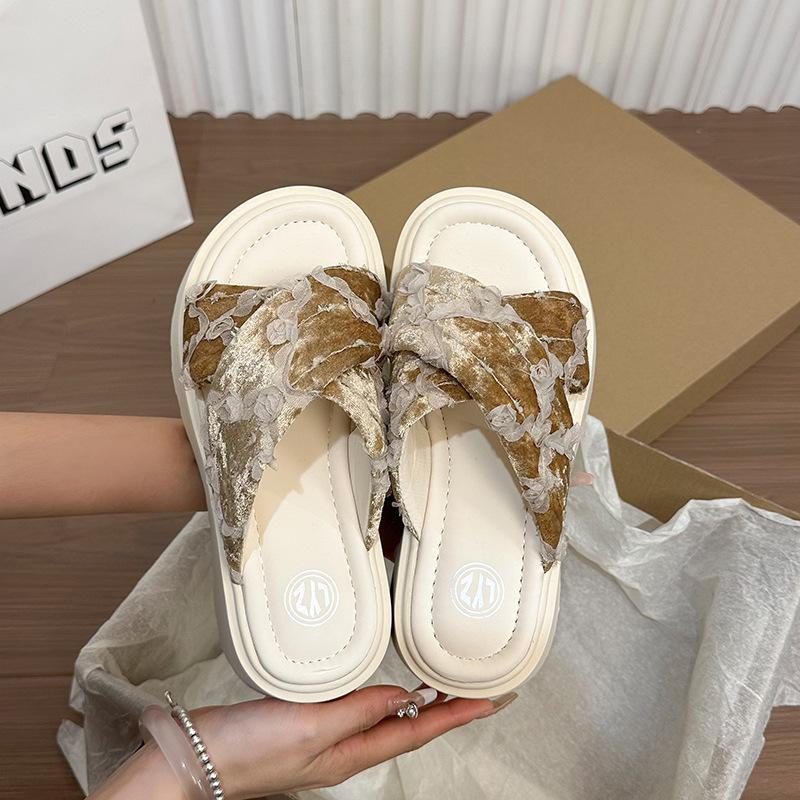 Красивые тапочки в сказочном стиле, женские, летние, 2025, новые, на толстой подошве, с высотой, нескользящие, для пляжа, юбки, прохладные тапочки