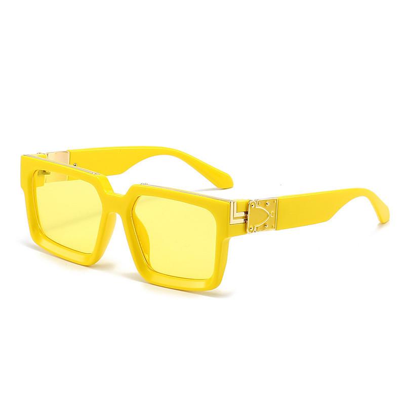 Edgy Black Frame Green Tortoiseshell Lens Sunglasses For Stylish And Cool Look