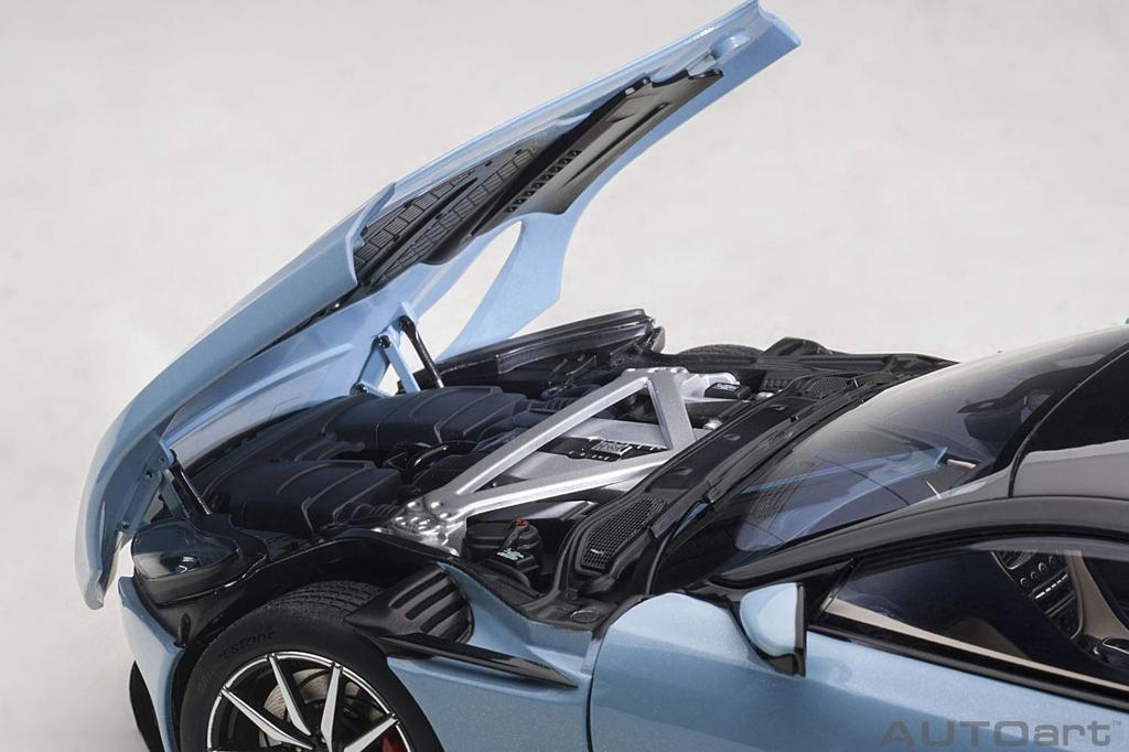 AUTOart Aston Martin DB11 Металлический Светло-голубой Готовая модель 1/18