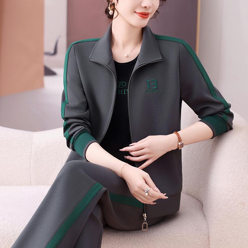 Женский спортивный костюм для мамы Весна/Осень 2025: Стильный антивозрастной беговой костюм-тройка