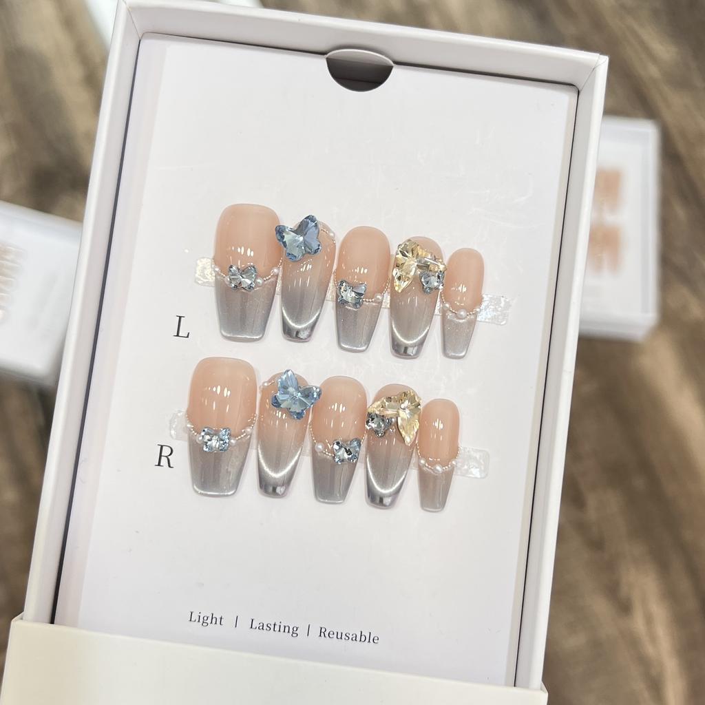 Hand-woven Armor High-end Smile Cat Eye French Blue Feather Super Flash Dongzhou Diamond Nail Pieces Removable